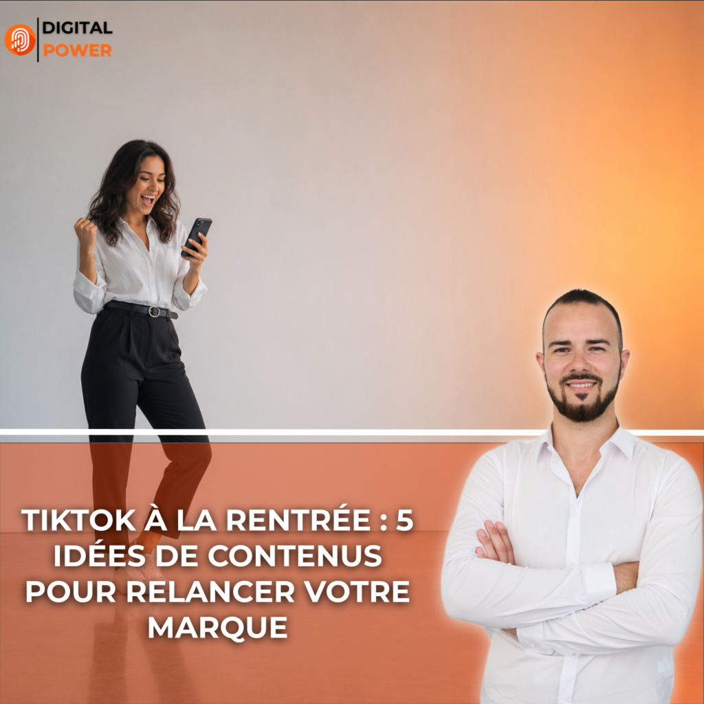 Femme professionnelle souriante consultant son smartphone, inspirée pour préparer ses contenus TikTok de la rentrée
